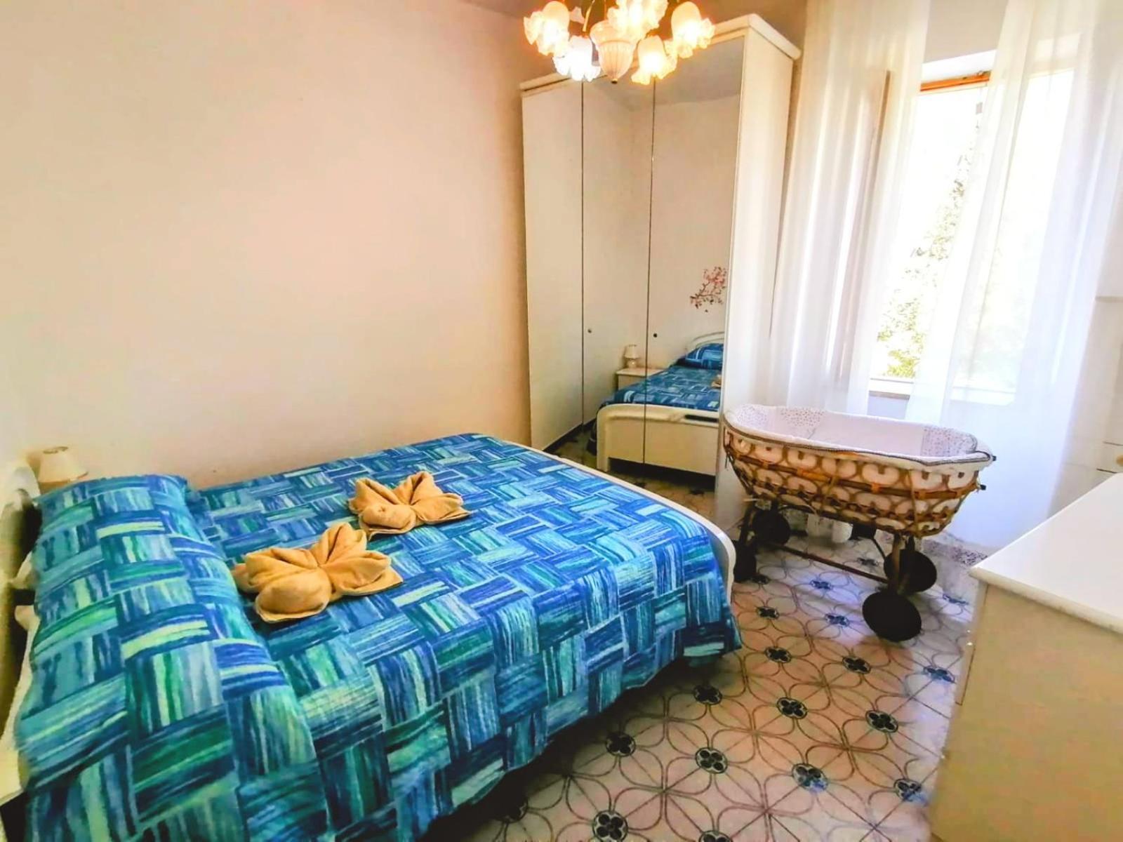 La Casa In Piazza Apartment Toffia Bagian luar foto