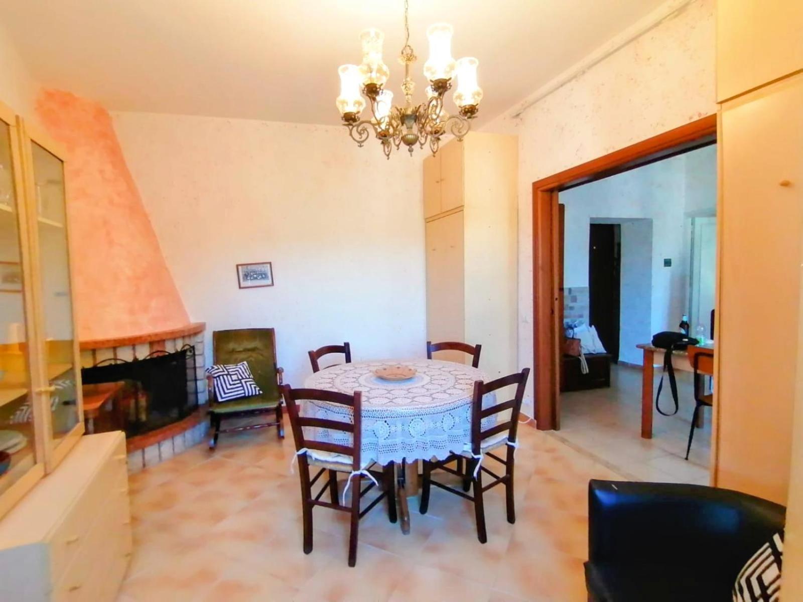 La Casa In Piazza Apartment Toffia Bagian luar foto
